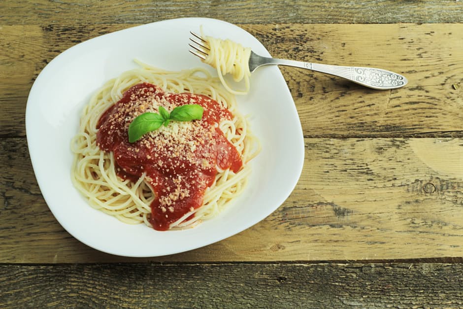 Spaghetti, tomato sauce and basil, yum!