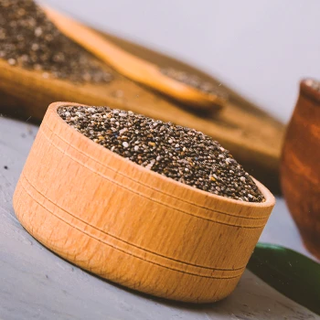 Piperine extract on a wooden bowl