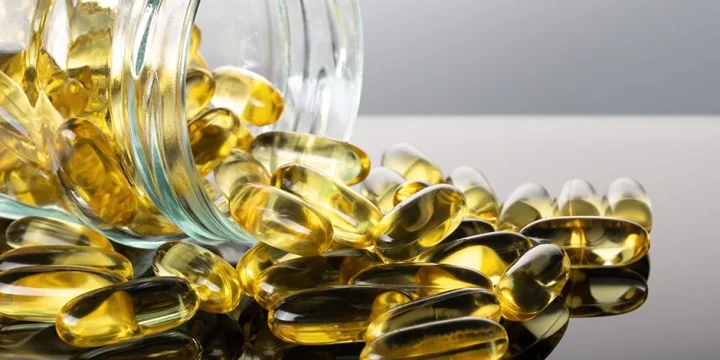 Best omega 3 supplements pouring out from a jar