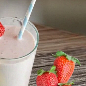 A smoothie with strawberries