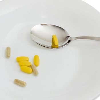 Supplement on plate and on spoon