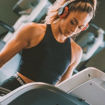 woman working out on the treadmill