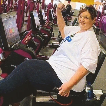 Amanda Johnson working out in the gym