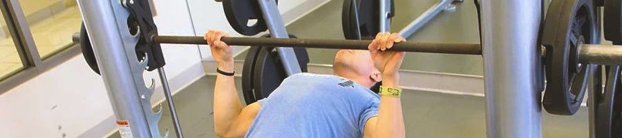 A person doing eccentric exercises in the gym