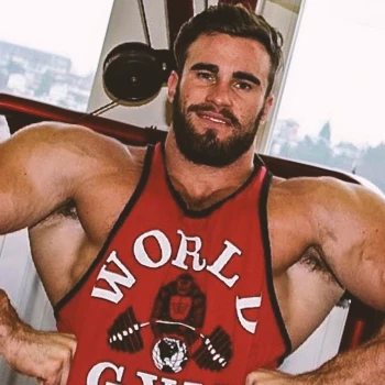 Calum Von Moger flexing his muscles