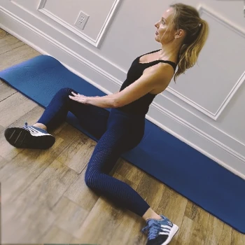 A person doing the 90/90 switch workout