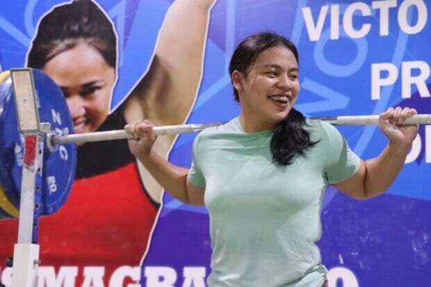 Vanessa Sarno lifting weights