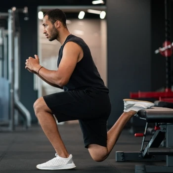 A man doing his workout in the gym