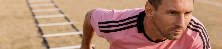 Lionel Messi doing a speed training in the field.